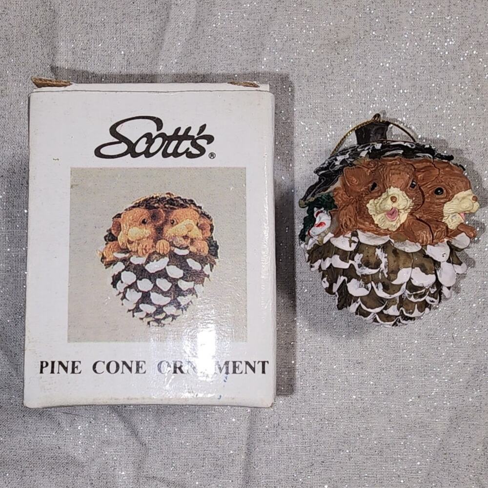 Scotts Pine Cone with 2 chipmunks Ornament Christmas